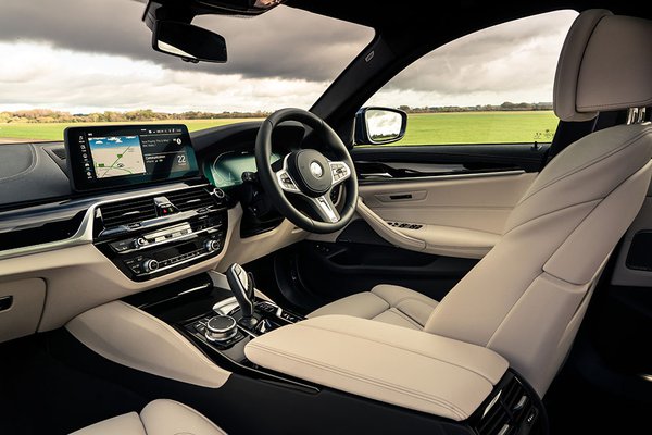 BMW 530e - Cockpit