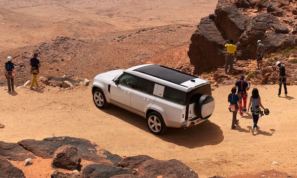 Land Rover Defender 130 - OS Rear