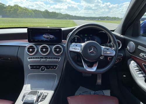 2018 Mercedes C200 AMG Premium Plus - Infotainment