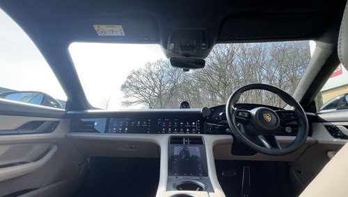 2020 Porsche Taycan Turbo - Cockpit