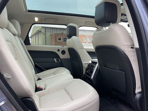 2020 Range Rover Sport HSE - Rear Cabin