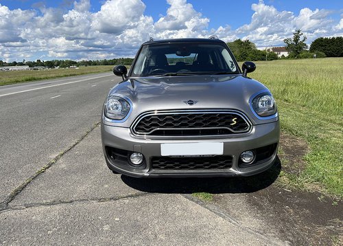 2019 Mini Countryman Cooper S E - Grille