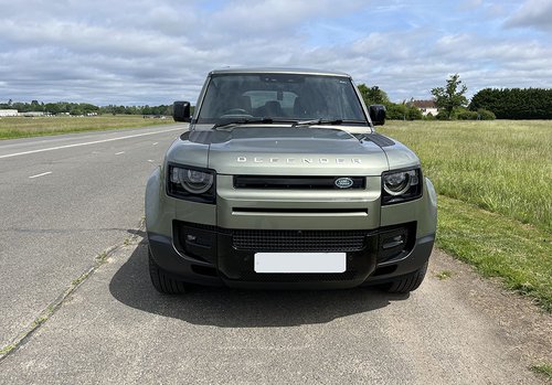 2021 Land Rover Defender 110 - Grille