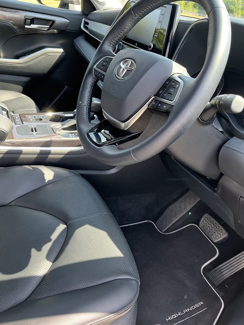 2021 Toyota Highlander - Front Cabin