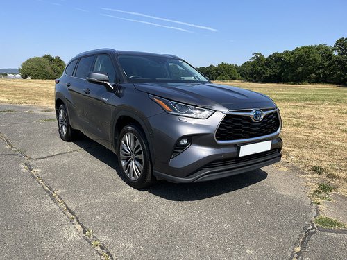 2021 Toyota highlander - NS Front