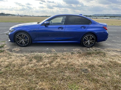 2021 BMW 330e M Sport - Side