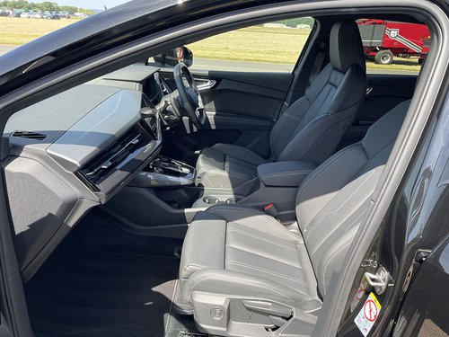2021 Audi Q4 40 E-tron - Front Cabin