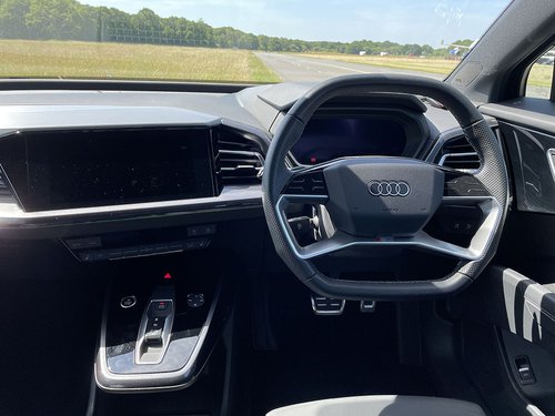 2021 Audi Q4 40 E-tron - Infotainment