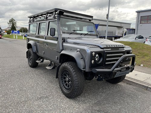 2015 Land Rover Defender 110 County - NS Front
