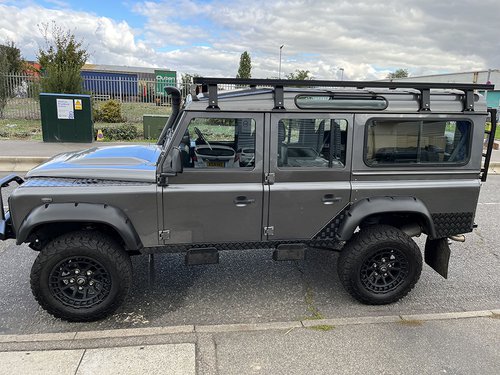 2015 Land Rover Defender 110 County - Side