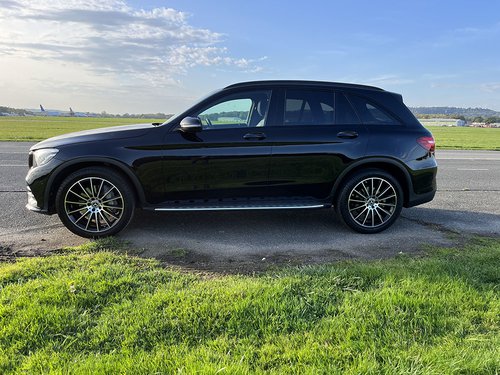 2019 Mercedes GLC 250 - Side