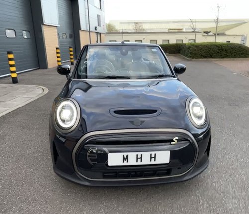 2024 Mini Cooper S Electric - Front