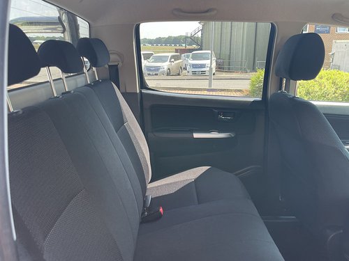 2015 Toyota Hilux - Seats