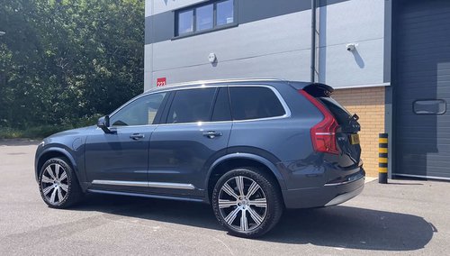 2021 Volvo XC90 T8 Hybrid - Side