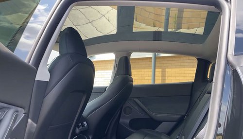 2023 Tesla Model Y - Sunroof