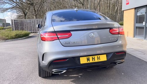 2021 Mercedes-Benz CLA 200 - Grille
