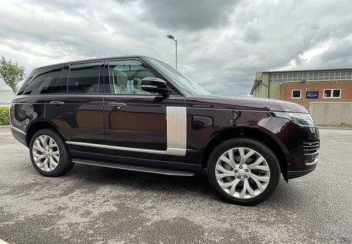 2021 Range Rover Vogue SE D300 MHEV