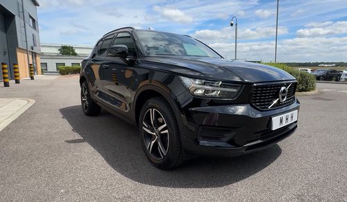 2021 Volvo XC40 R-Design T3