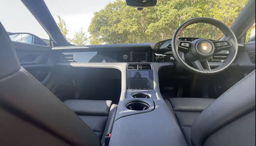 2020 Porsche Taycan 4S - Cockpit