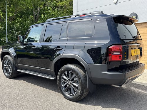 2025 Toyota Land Cruiser Invincible 2.8D