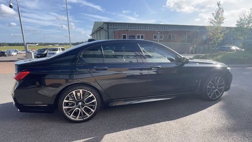 2019 BMW 745e M Sport - Side