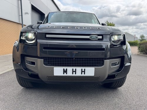 2025 Land Rover Defender 110 P300e X-Dynamic HSE