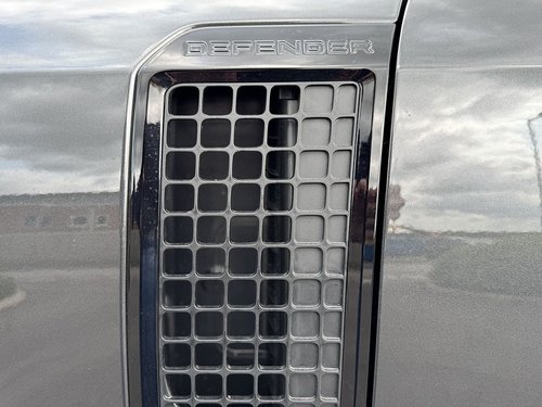 2025 Land Rover Defender 110 P300e X-Dynamic HSE