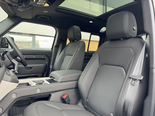 2025 Land Rover Defender 110 P300e X-Dynamic HSE