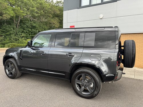 2025 Land Rover Defender 110 P300e X-Dynamic HSE