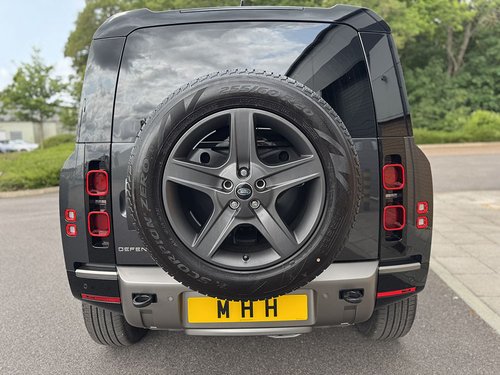 2025 Land Rover Defender 110 P300e X-Dynamic HSE