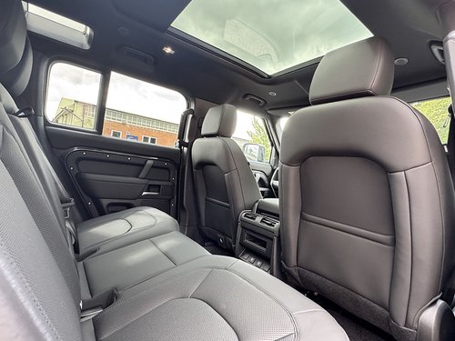 2025 Land Rover Defender 110 P300e X-Dynamic HSE