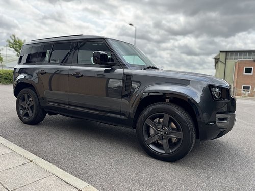2025 Land Rover Defender 110 P300e X-Dynamic HSE