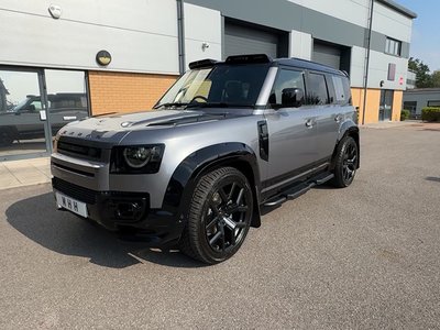 2024 Land Rover Defender Urban X-Dynamic SE