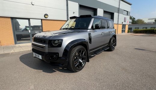 2024 Land Rover Defender Urban X-Dynamic SE