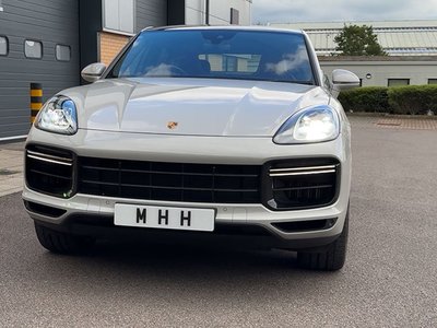 2023 Porsche Cayenne Turbo S V8 E-Hybrid Coupe