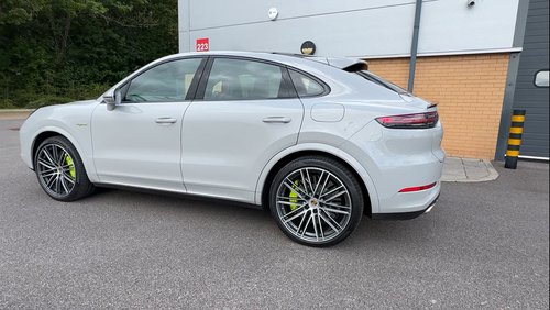 2023 Porsche Cayenne Turbo S V8 E-Hybrid Coupe