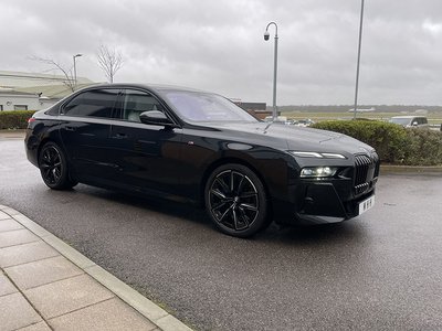 2023 BMW i7 xDrive60 M Sport - NS Front