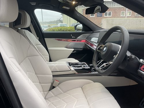 2023 BMW i7 xDrive60 M Sport - Interior