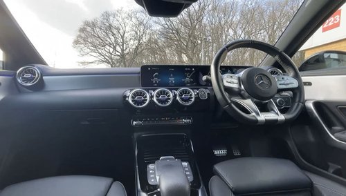 2020 Mercedes Benz A25 AMG 4Matic Premium - Cockpit