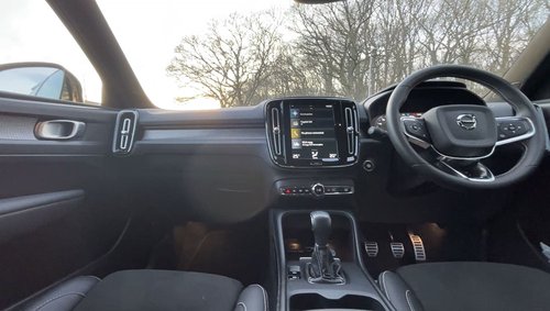 2021 Volvo XC40 R-Design T3 - Cockpit