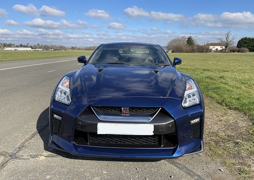 2020 Nissan GTR - Front