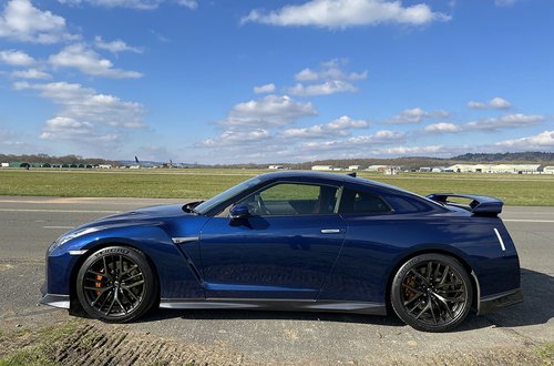 2020 Nissan GTR - Side