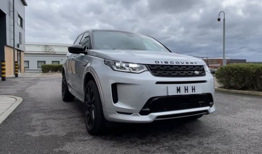 2022 Land Rover Discovery Sport R-Dynamic HSE P300e - Front