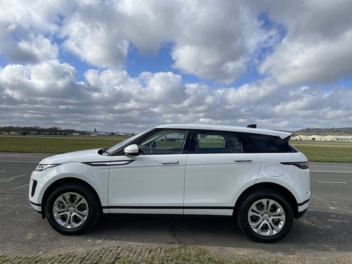 2020 Range Rover Evoque P300e - Side