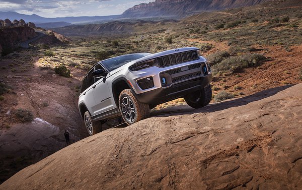 2022 Jeep Grand Cherokee - Grille
