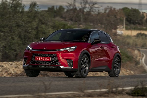 Lexus LBX Hybrid - OS Front