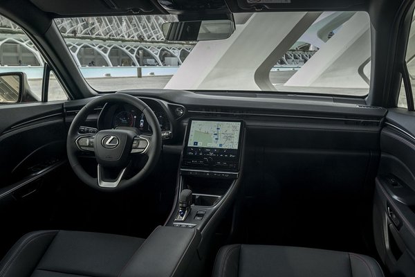 Lexus LBX Hybrid - Cockpit