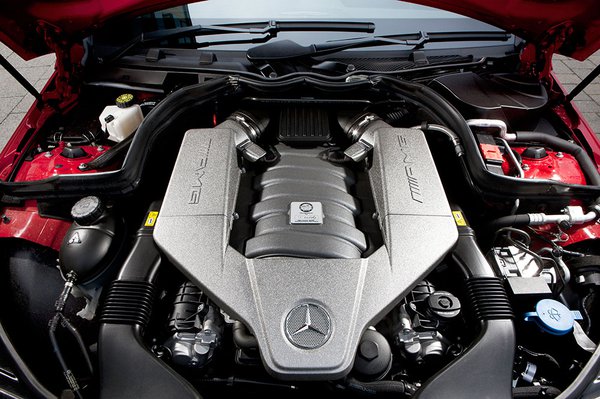 Mercedes-Benz AMG C63 - Engine