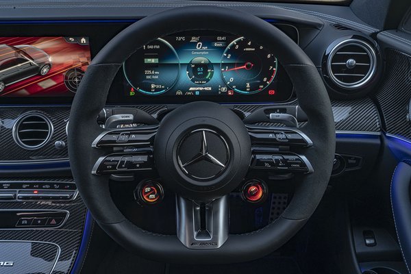 Mercedes-Benz AMG E63 - Dashboard