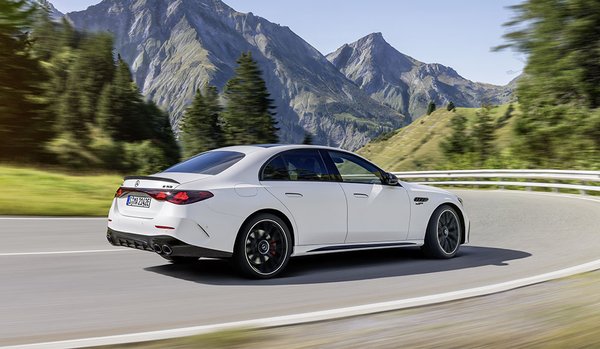 Mercedes-AMG E 53 Hybrid 4MATIC+ - NS Rear